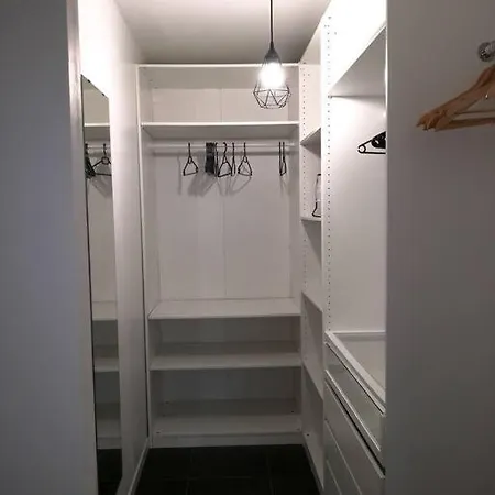 Spacieuse, Lumineuse Avec Piscine Villa