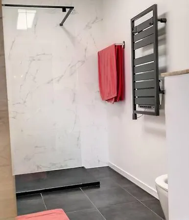 Spacieuse, Lumineuse Avec Piscine Villa Saint-Clément