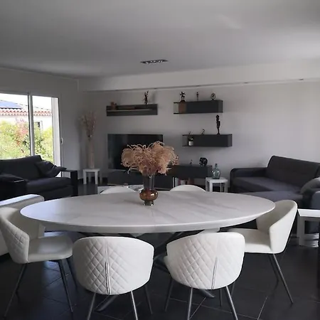 Villa Spacieuse, Lumineuse Avec Piscine *