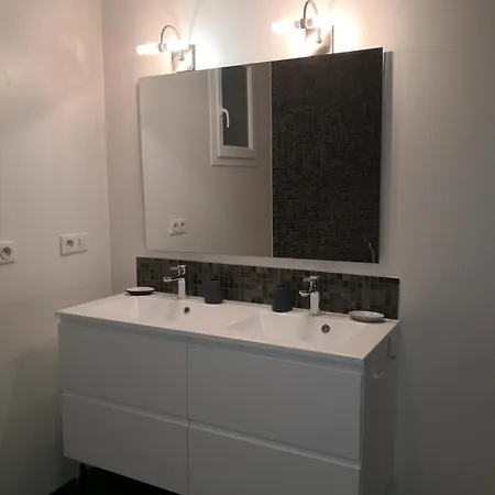 Spacieuse, Lumineuse Avec Piscine Villa *