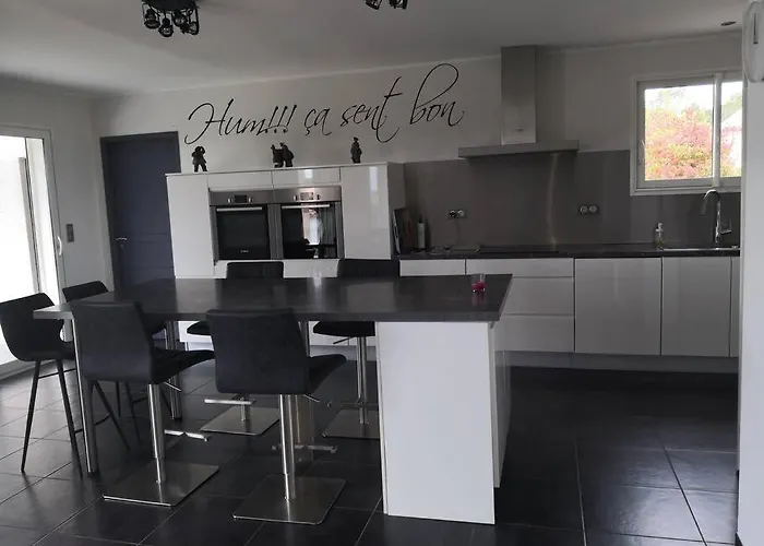 Villa Spacieuse, Lumineuse Avec Piscine Saint-Clément